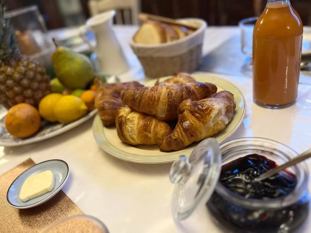 Bed & Breakfast Mercier De Montigny - Les Chambres Du Beffroi - Spa Et Massage Fougeres