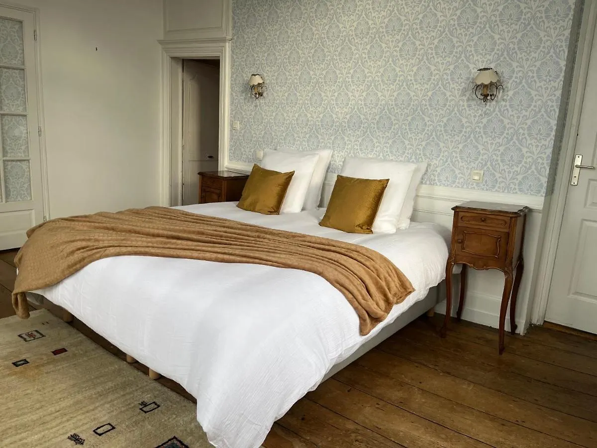Mercier De Montigny - Les Chambres Du Beffroi - Spa Et Massage Fougères France