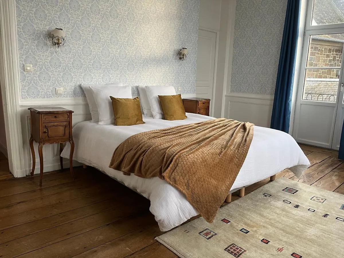 Mercier De Montigny - Les Chambres Du Beffroi - Spa Et Massage Fougères