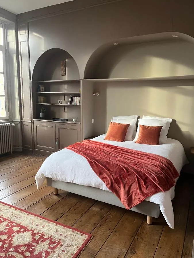 Mercier De Montigny - Les Chambres Du Beffroi - Spa Et Massage Fougeres