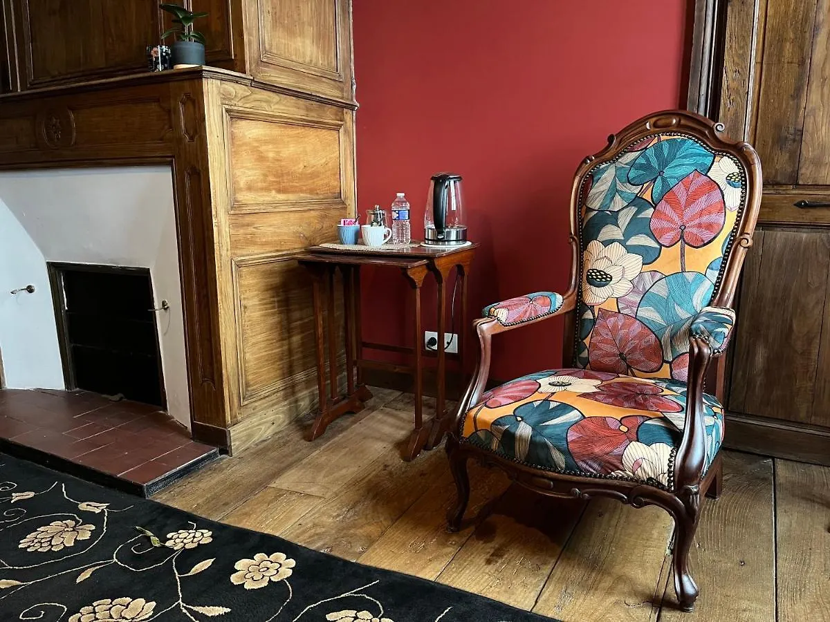 Mercier De Montigny - Les Chambres Du Beffroi - Spa Et Massage Fougeres Bed & Breakfast