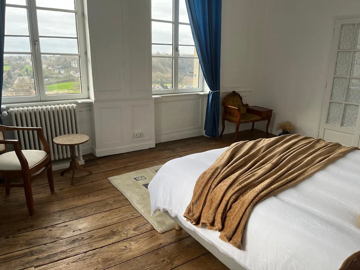 Mercier De Montigny - Les Chambres Du Beffroi - Spa Et Massage Fougeres